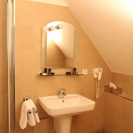 Pod Vezi Hotel