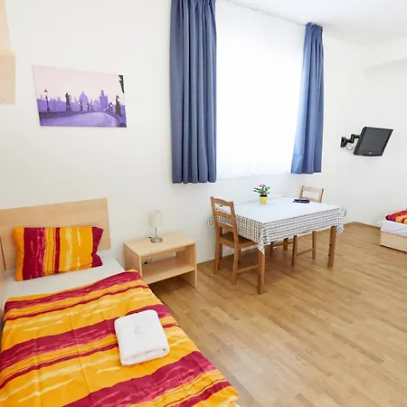 University Hotel Szálloda