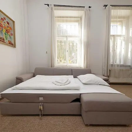 Apartment U Cisare Prag