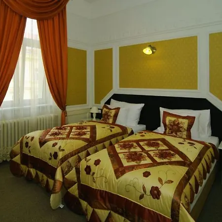 1885 Hotel