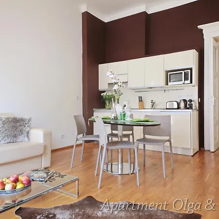 Women's Hall Of Fame Apartment *