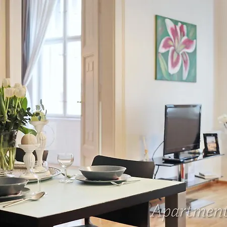 Apartment Women's Hall Of Fame