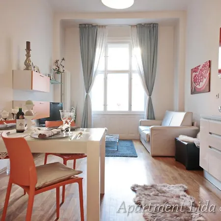Women's Hall Of Fame Apartment *