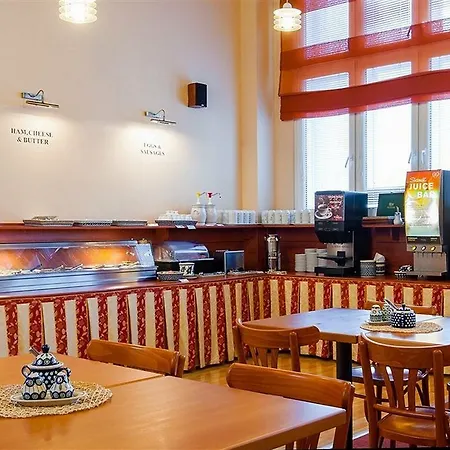 Otel Cloister 3*
