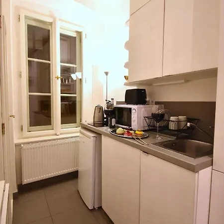 Charming Old Town Centre Studio *
