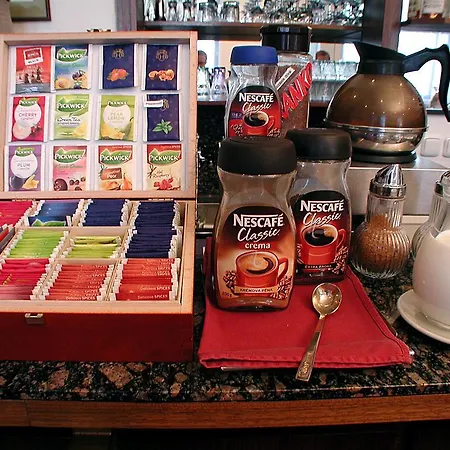 Hotell & Royal Standard Prag
