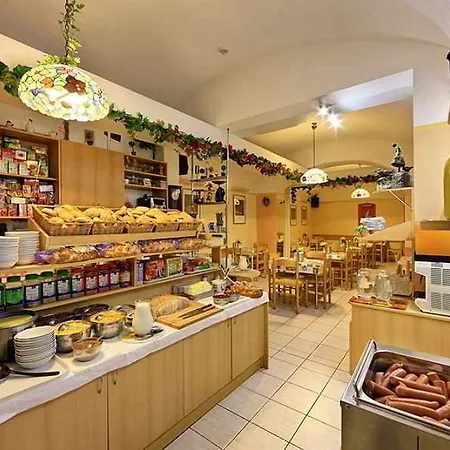 Tabor Hotel 3*