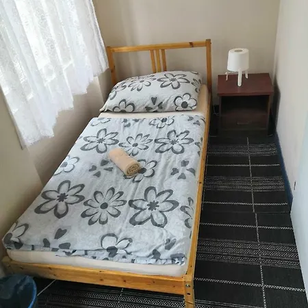 Damiell Hostel *