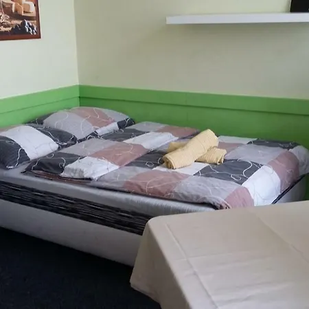 Hostel Damiell *