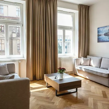 Letna Garden Apartment