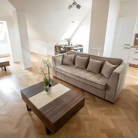 Letna Garden Apartment *