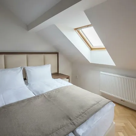 Letna Garden Apartment