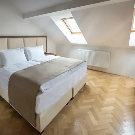 Letna Garden Apartment *