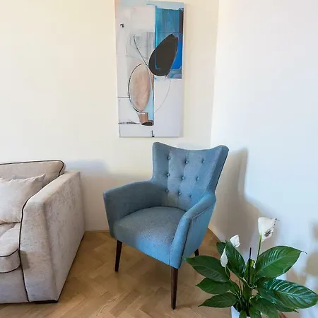 Letna Garden Apartment