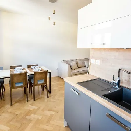 Letna Garden Apartment *