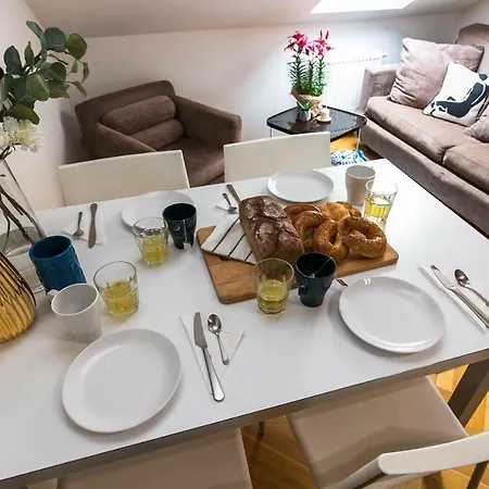 Art Ii Apartment *