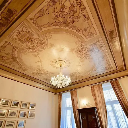 Stunning Charles Bridge Apartment Apartment *