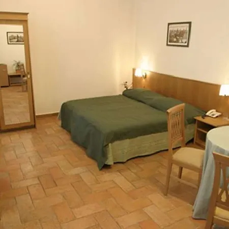 1 4* Prague