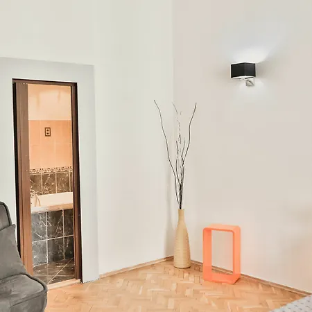 Comfortable Zizkov For 6 Pax Easybnb Apartment *