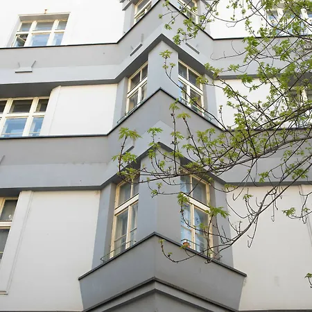 Comfortable Zizkov For 6 Pax Easybnb Prague