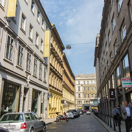 Apartment On Wenceslassquare For 6 Prag