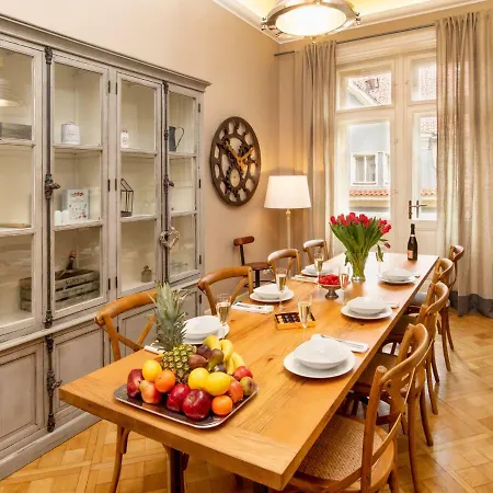 Malostranska 4* Praag