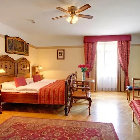 Hotell Mucha 4*