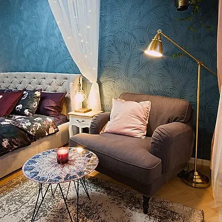 Romantic Designer Apartament