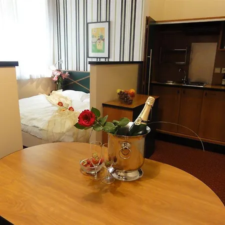 Mala Strana 4*