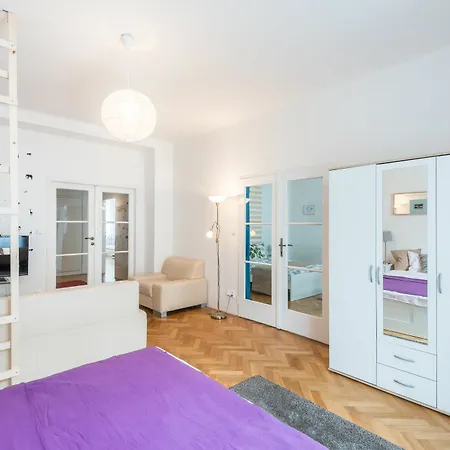 Apartamento U Nemocenske Pojistovny