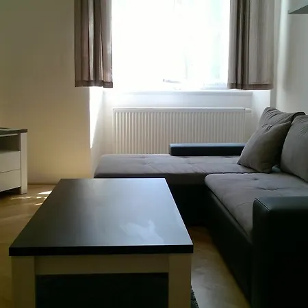 Tynska 7 *