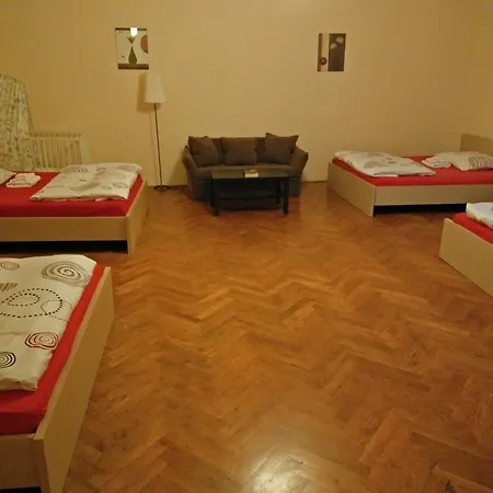Tynska 7 *