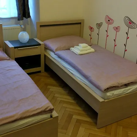 Tynska 7 *