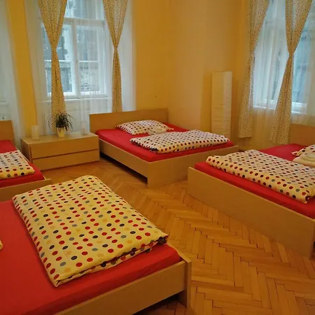 Tynska 7 *