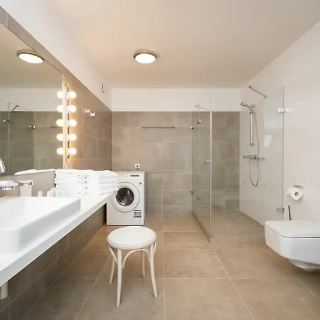 Empirent Avenue Apartment Prague