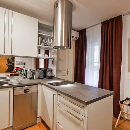 Romantic Near Charles Bridge Apartament Praga