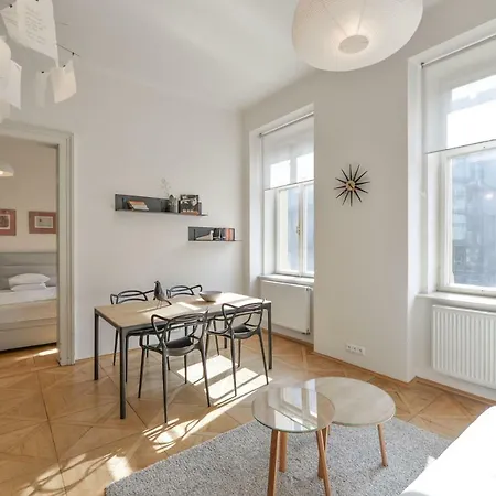 Kafka's Head Apartament