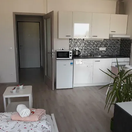 Exclusive Kolbenova Next To Subway * Praha