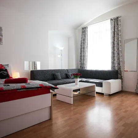 Family Duplex On Wenceslas Square Praha