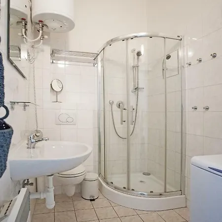 Casa Anna Opletalova