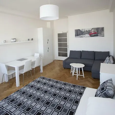 Casa Anna Opletalova Apartment *