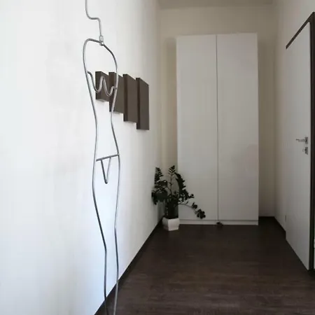 Apartment Near The Pond *