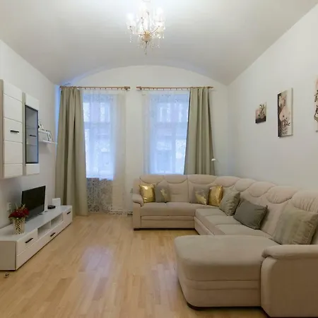 Apartment Spacious Near Wenceslas Square