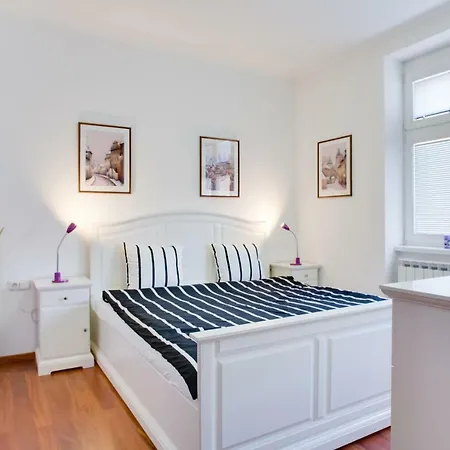 Royal Near River - Nek4th Apartment Prague