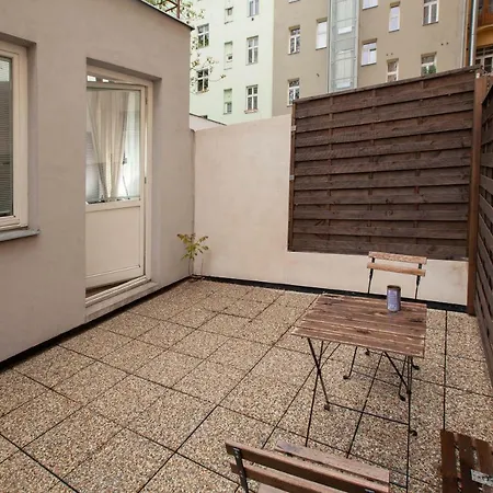 Apartment Zizkov Cosy *