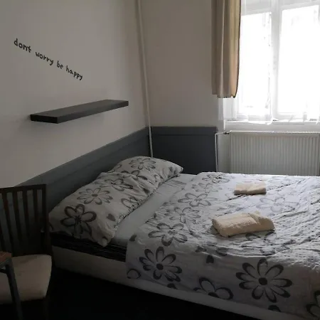 Damiell Hostel *