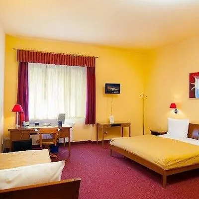 Otel Cloister 3*