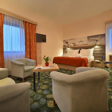Ramada Airport Hotell Prag