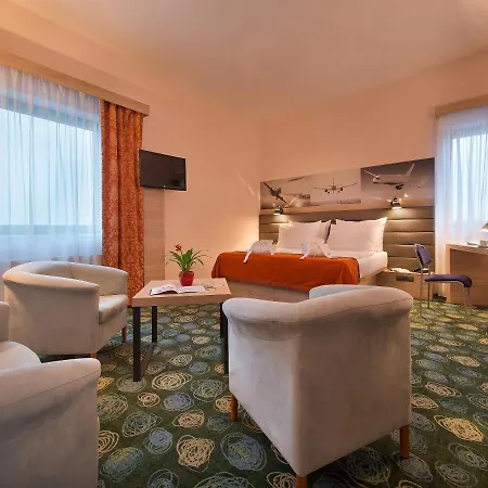 Hotell Ramada Airport