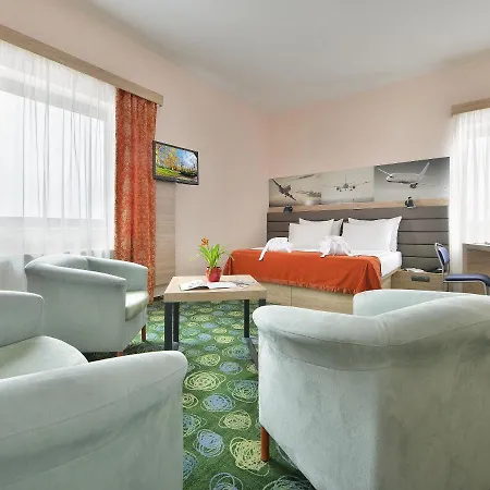 Hotell Ramada Airport Prag